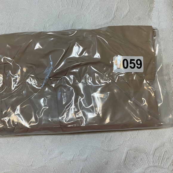 Maidenform Shaping Bodysuit 00874 2XL Ultra Firm Control Beige - Picture 14 of 14